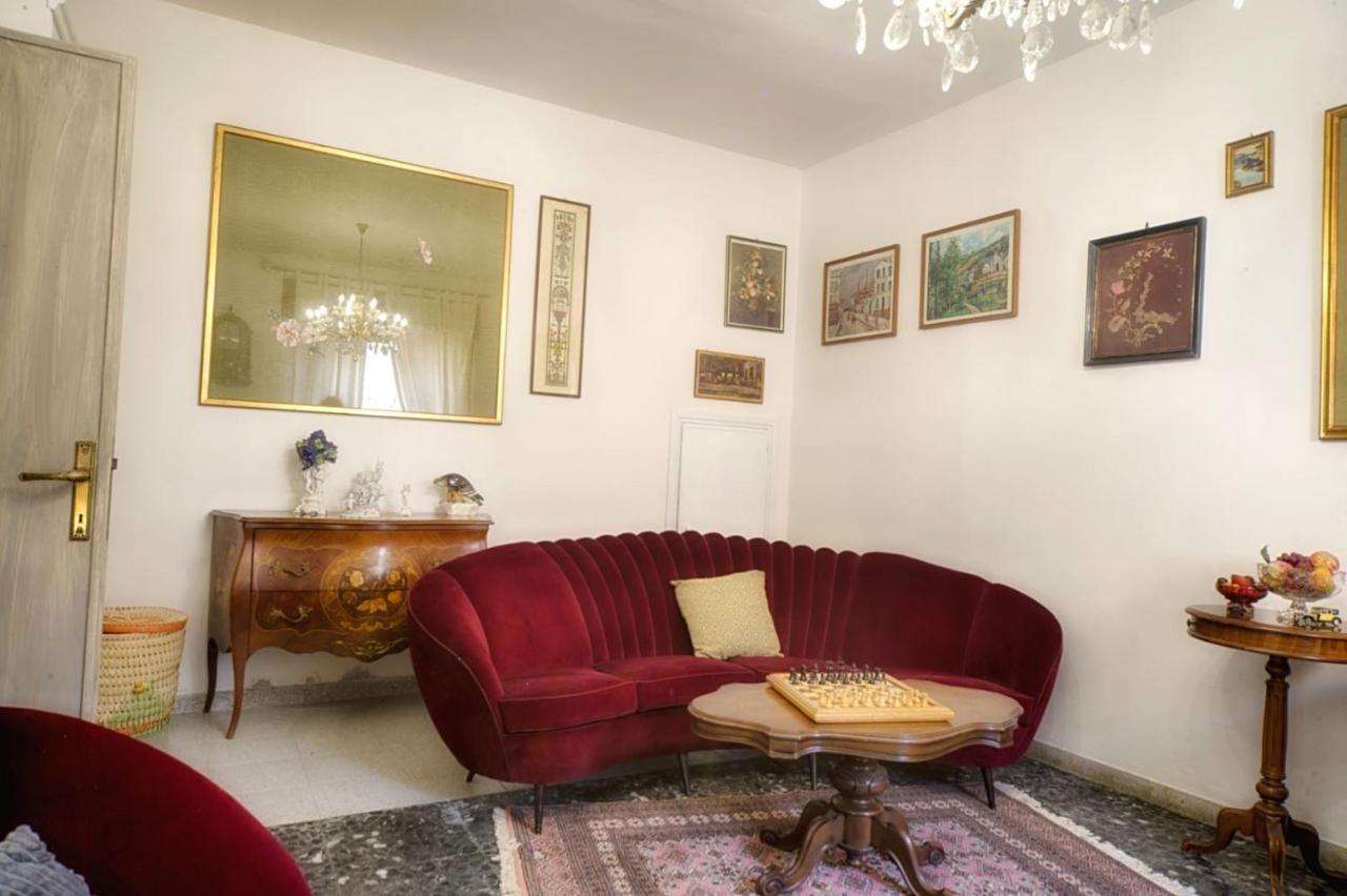 Cozy Guest House Downtown Olbia Exterior photo